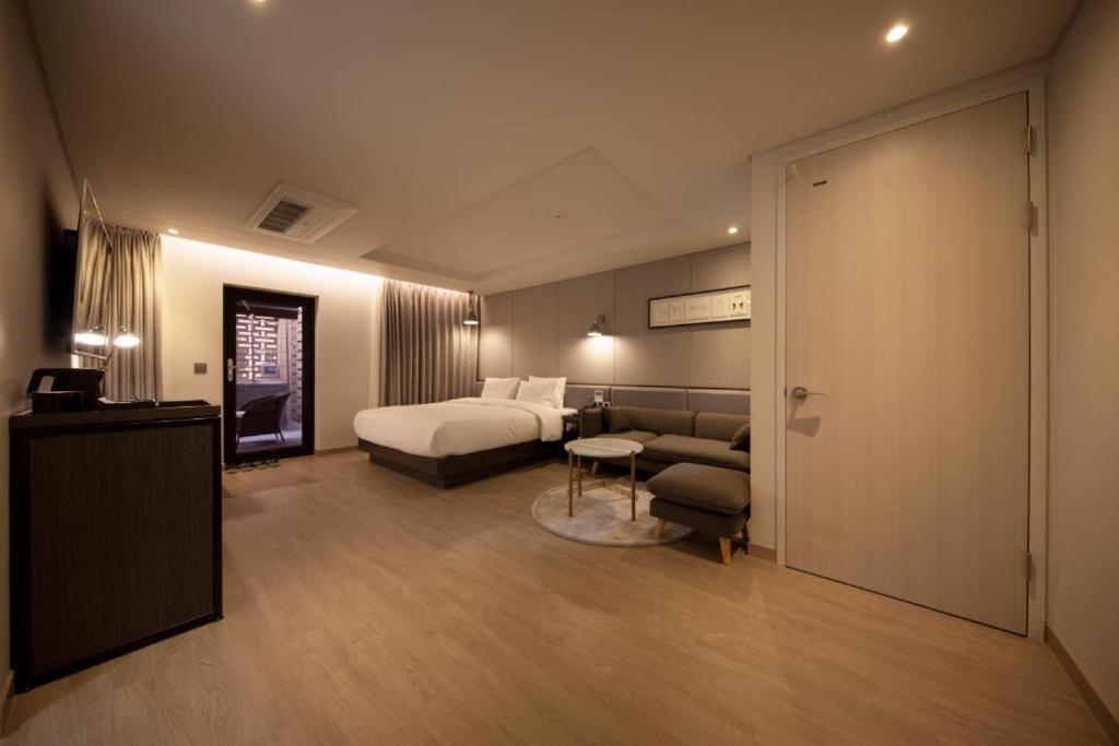 Hound Hotel Yeonsan Busan Extérieur photo