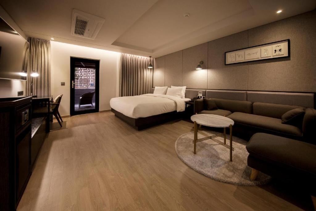 Hound Hotel Yeonsan Busan Extérieur photo