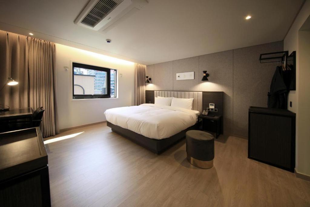 Hound Hotel Yeonsan Busan Extérieur photo